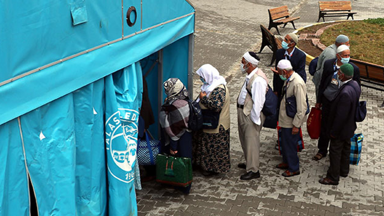 Son dakika... Vali açıkladı: 16 ilde umre karantinası!