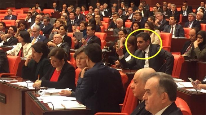 CHP'li milletvekili Aykut Erdoğdu HDP sıralarında görüntülendi