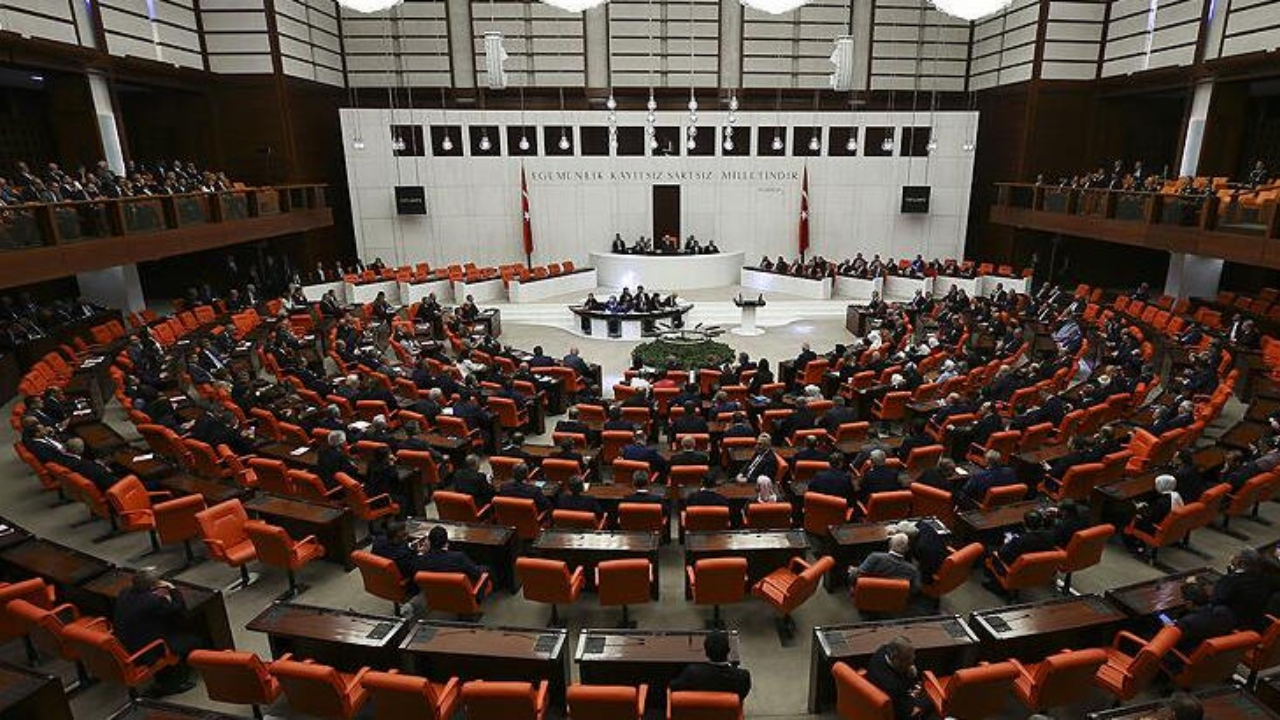 Bakan Koca perşembe günü TBMM'yi bilgilendirecek