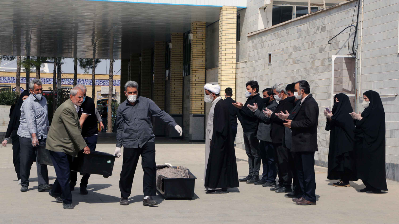 İran'da koronavirüs 149 kişiyi daha öldürdü