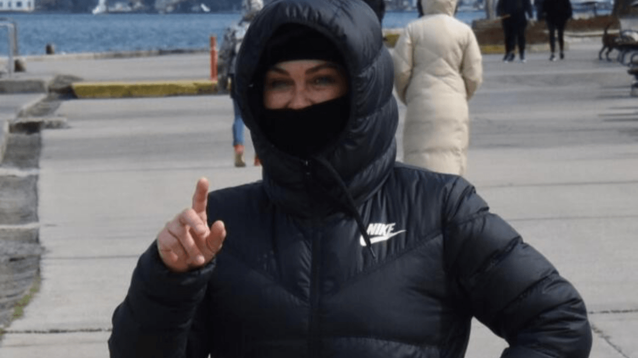 Hülya Avşar, Murat Boz'a arka çıktı: Sokağa çıkmakta fayda var