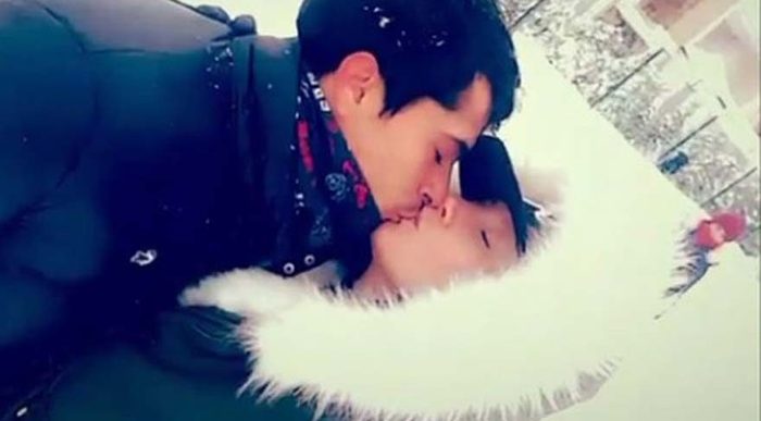 İsmail Hacıoğlu ve  Duygu Kaya Kumarki’den dudak dudağa kar fotoğrafı