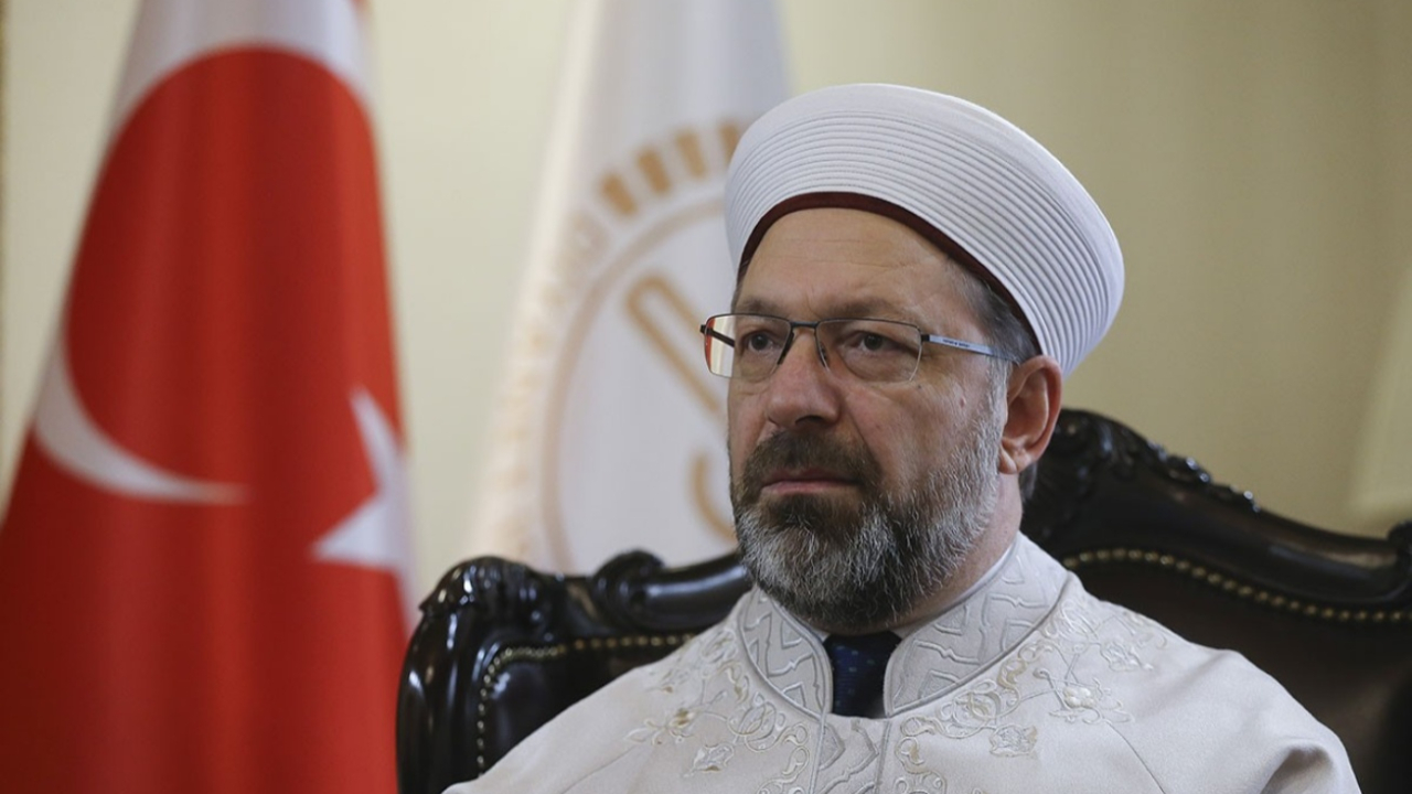 Ali Erbaş cuma namazı konusunda tekrar uyardı: Evlerimizde kılalım...