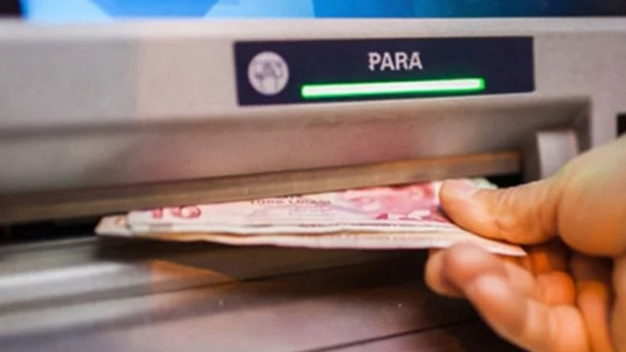 Son dakika... Türkler geliştirdi! Kağıt paraları ATM içinde dezenfekte eden sistem