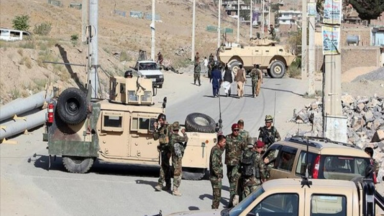 Taliban asker ve polislere saldırdı! Çok sayıda ölü var