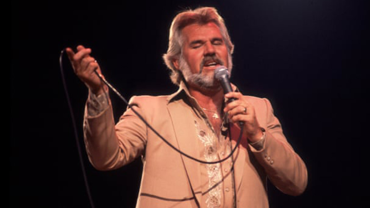 Ünlü şarkıcı Kenny Rogers vefat etti