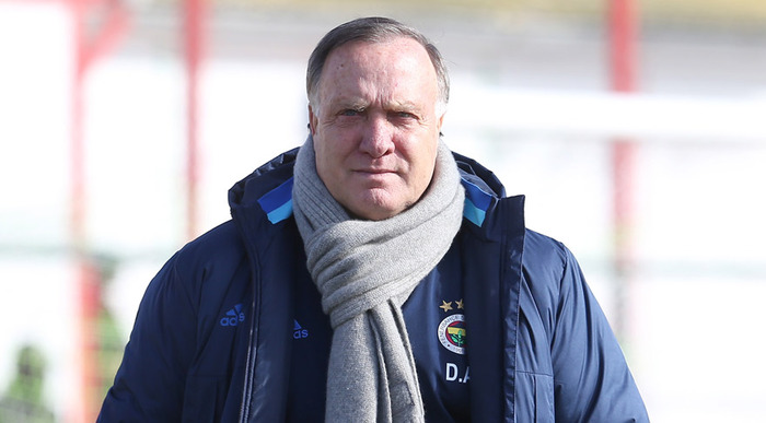 Kampın uzamasını Advocaat veto etti