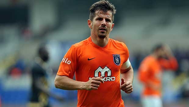 Emre Belözoğlu: Galatasaraylılar bana saygı uymak zorunda