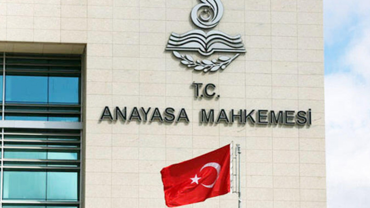 Son dakika... AYM'den, OHAL Komisyonunun iade ettiği yöneticilerle ilgili önemli karar