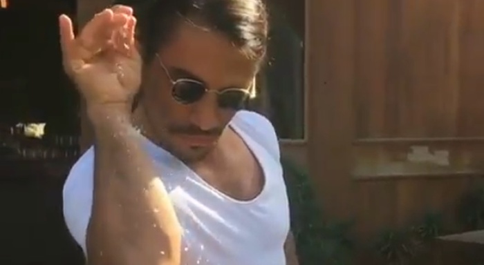 Nusret'in tuz dökme hareketi viral oldu