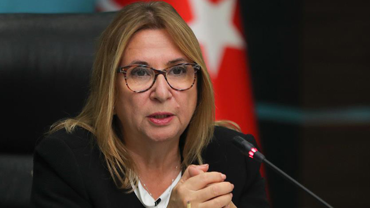Bakan Pekcan: Tıbbi maske, solunum cihazı ve etil alkolde gümrük vergisini kaldırdık