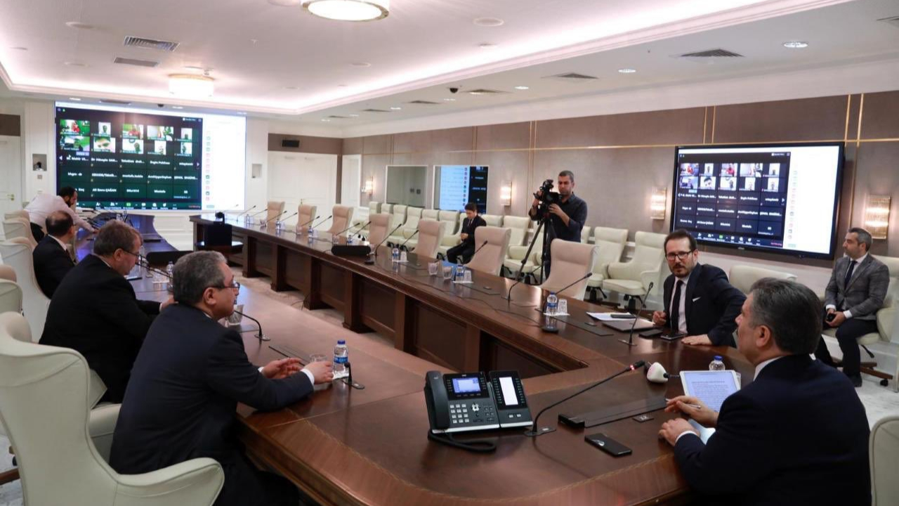 Bakan Koca duyurdu: Teyakkuz halindeyiz