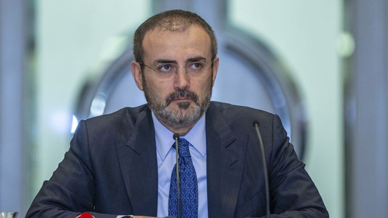 AK Parti'li Ünal, Twitter'dan 'EvdeKalTürkiye' etiketiyle kitap kampanyası başlattı
