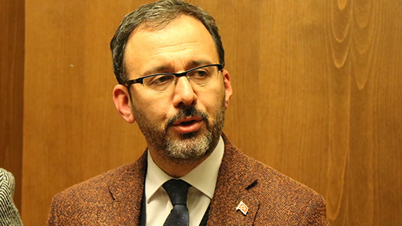 Bakan Kasapoğlu, karantinada doğum yapan anne ile telefonda görüştü