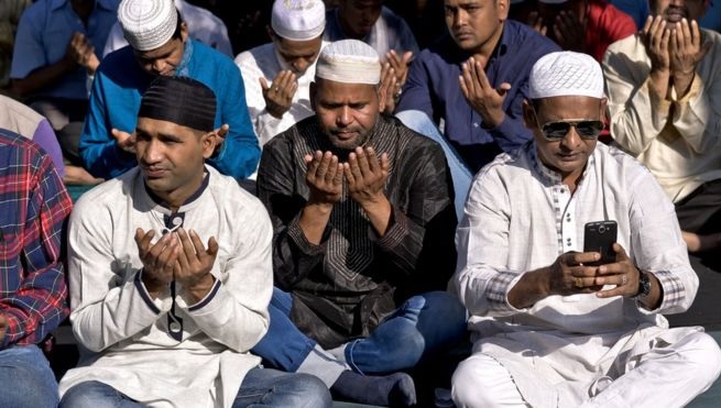 İtalya'da imamlara anayasa kursu