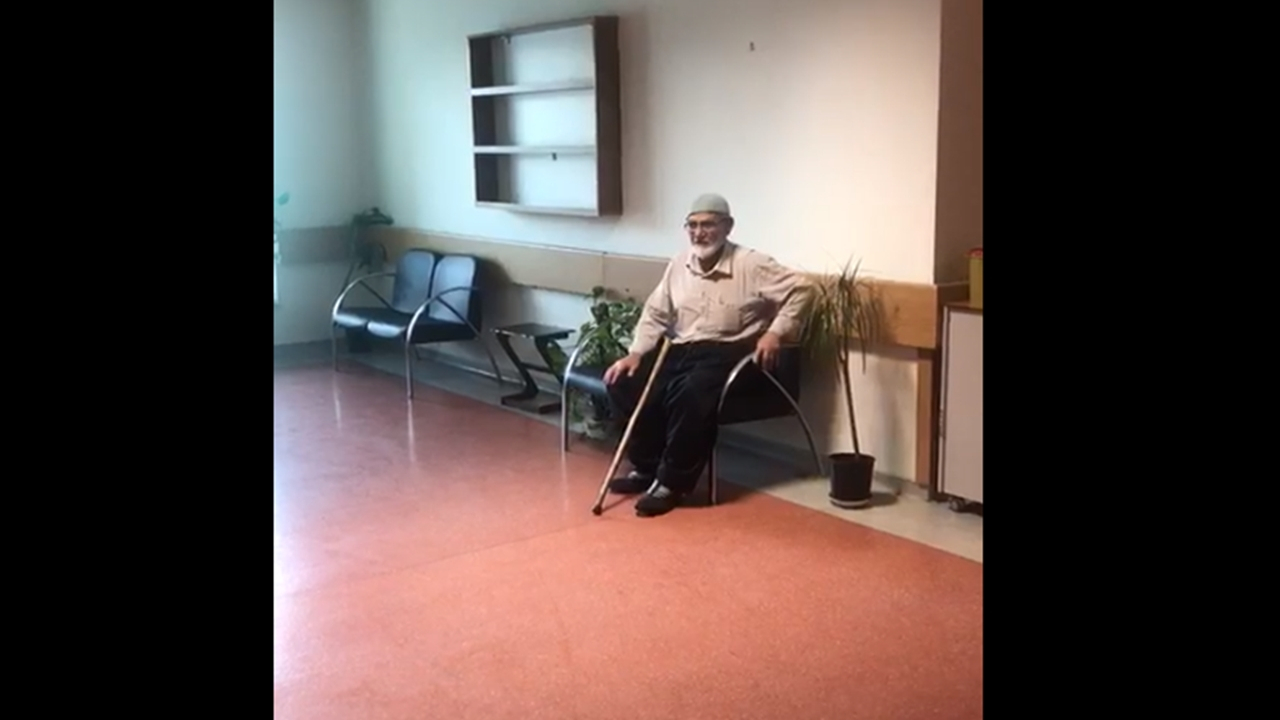 Karantinadaki yaşlı amca isyan etti!