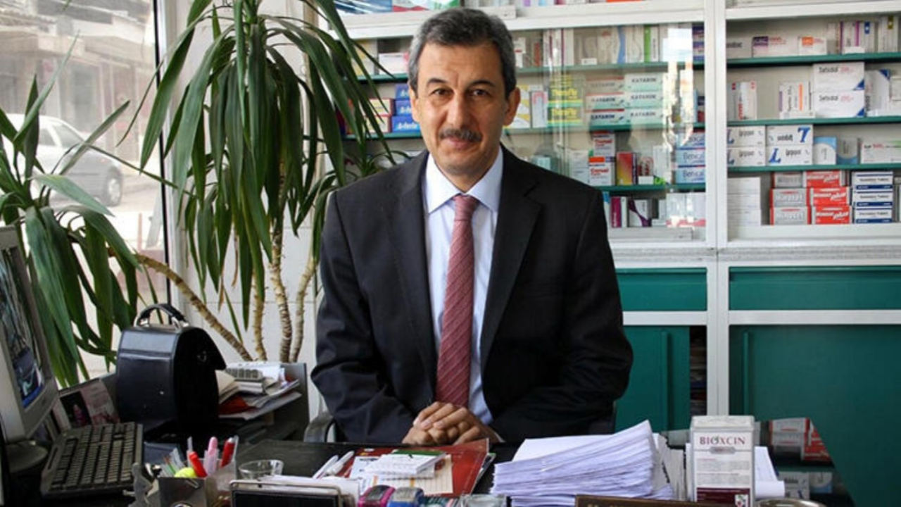 Eczacılık yapan eski bakan koronavirüse yakalandı: Elimde eldiven vardı ama...