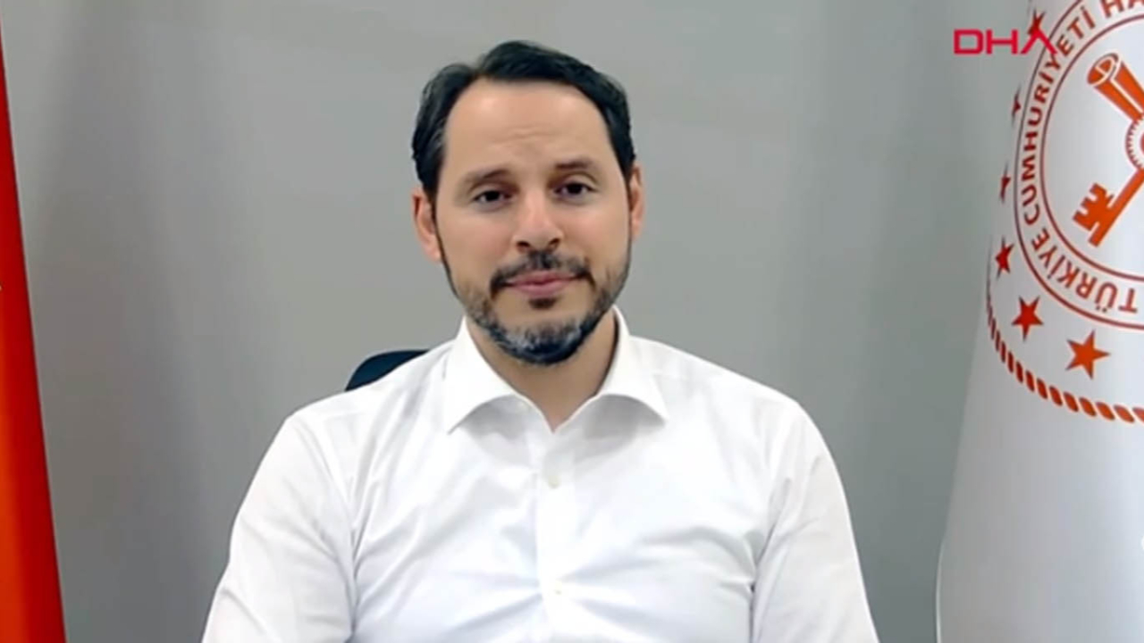 Bakan Albayrak'tan ücretli öğretmenlere müjde
