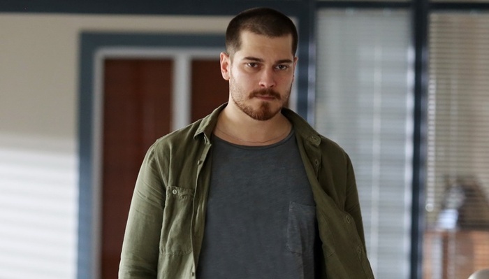 Çağatay Ulusoy hastanelik oldu!