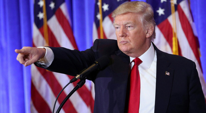 Trump'tan CNN muhabirine: ''Siz yalan habersiniz!'' / VİDEO
