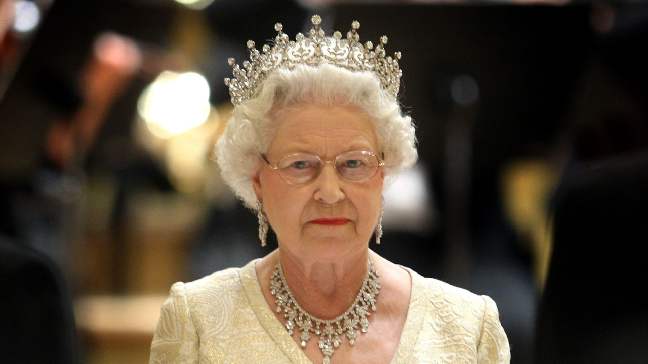 Kraliçe Elizabeth'i bekleyen büyük tehlike! İngiliz basını yazdı...