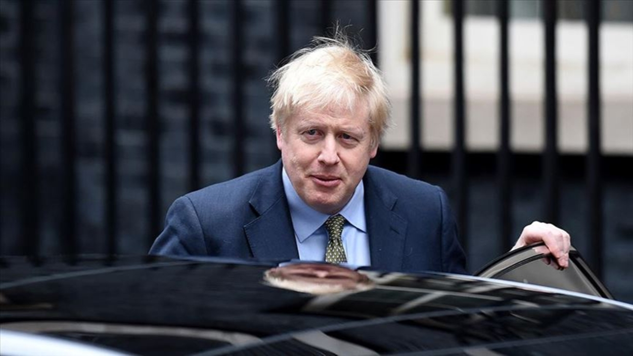 Boris Johnson yoğun bakıma alındı...