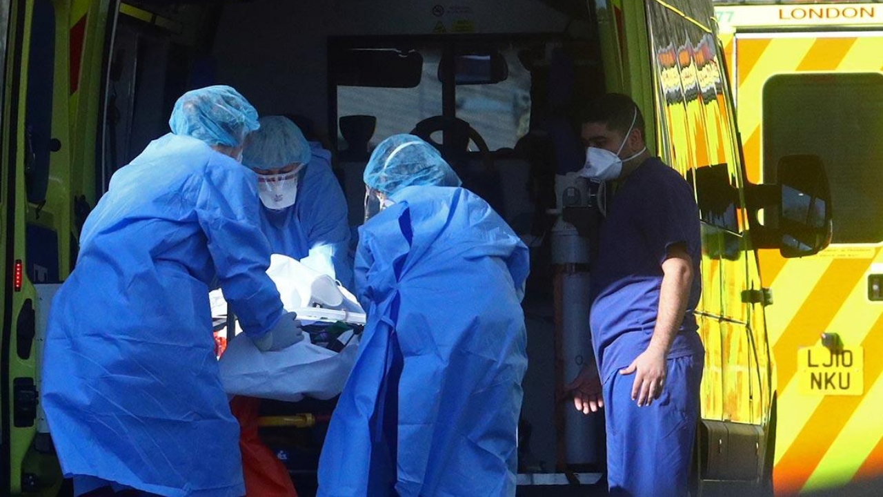 İngiltere'de Kovid-19 nedeniyle ölenlerin sayısı 5 bin 373'e yükseldi...