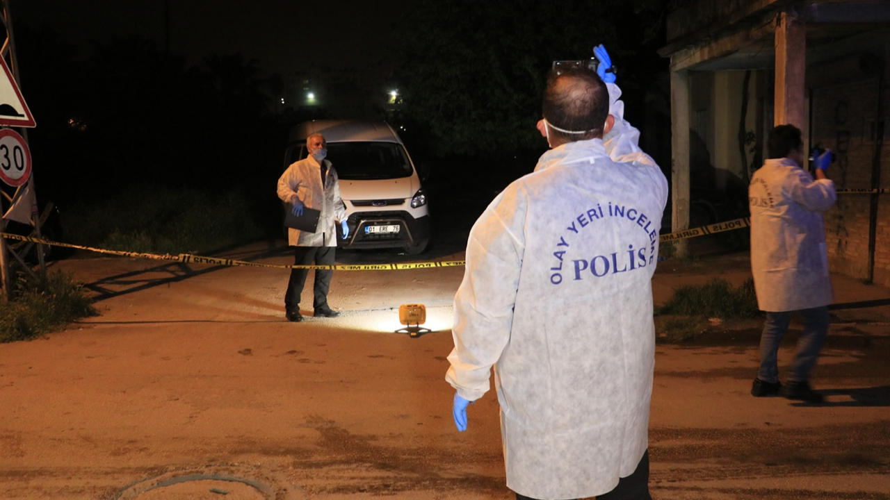 Adana'da sokak ortasında kanlı infaz!