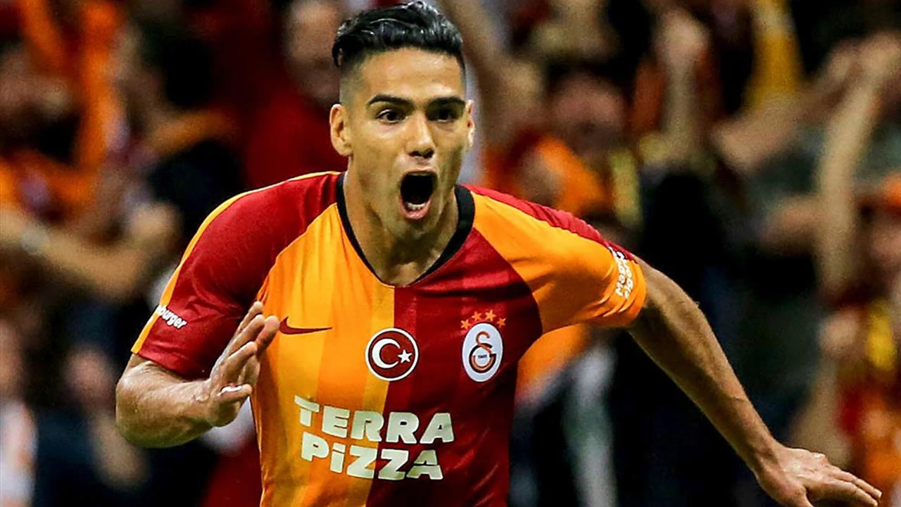 Galatasaray'ın yıldızı Falcao için dev teklif!