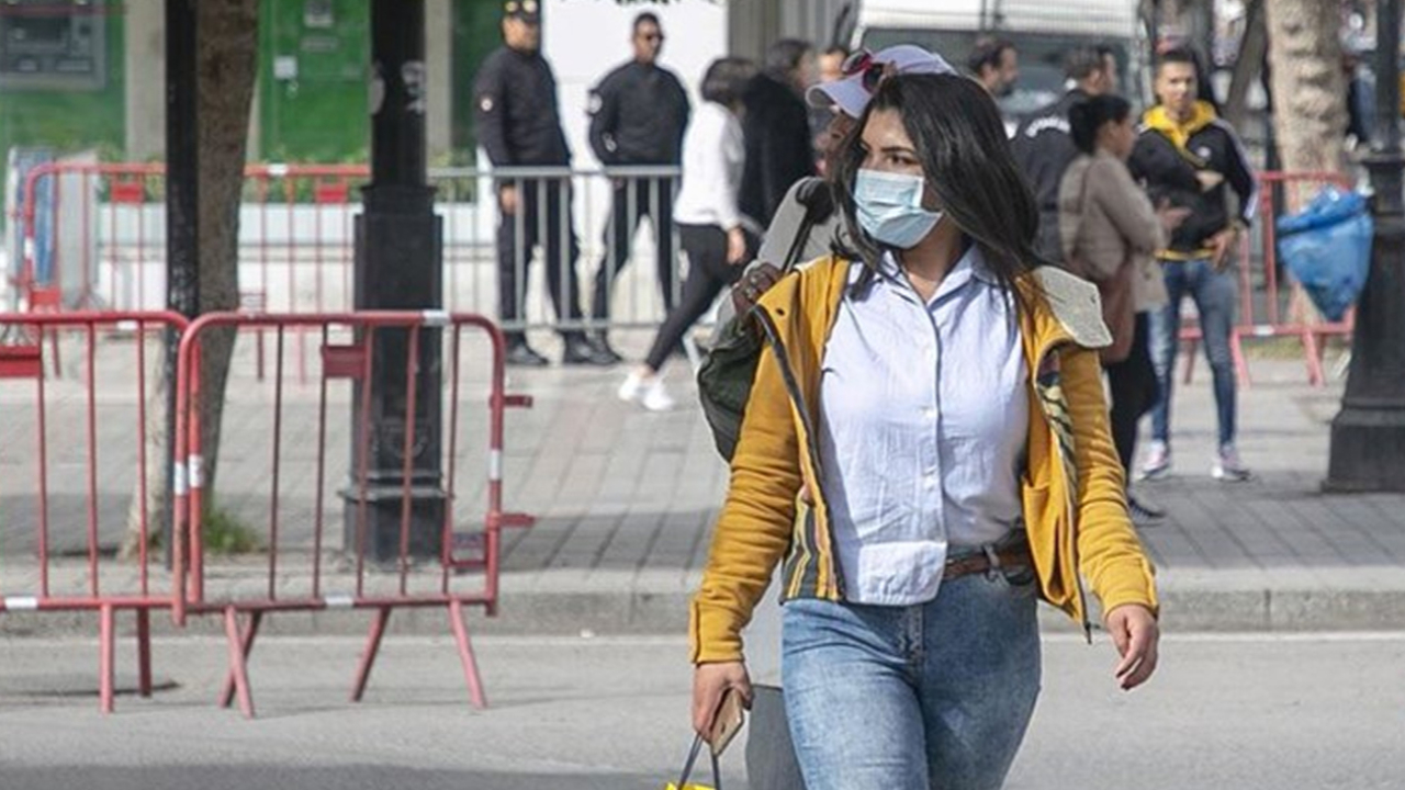 Tunus İçişleri Bakanı: Karantinaya uymayanlar taksirle adam öldürmekle yargılanabilir