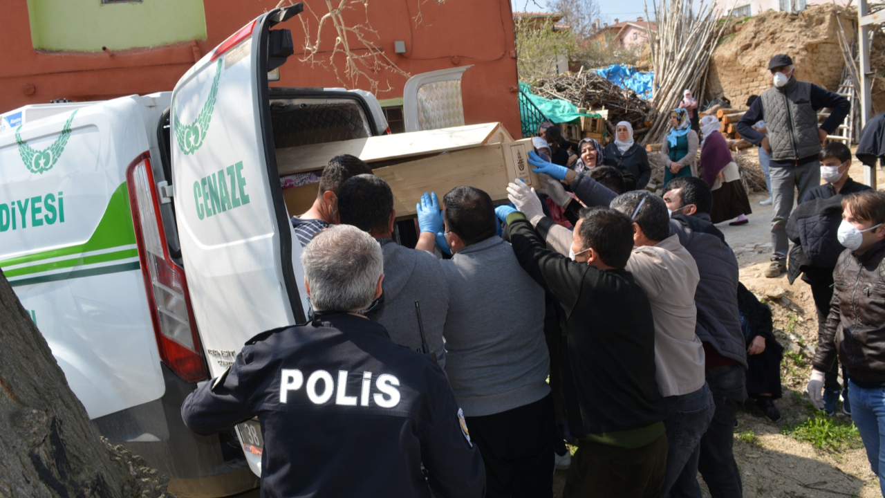 Yüksek ateş şikayetleri vardı! Yaşlı çift ölü bulundu