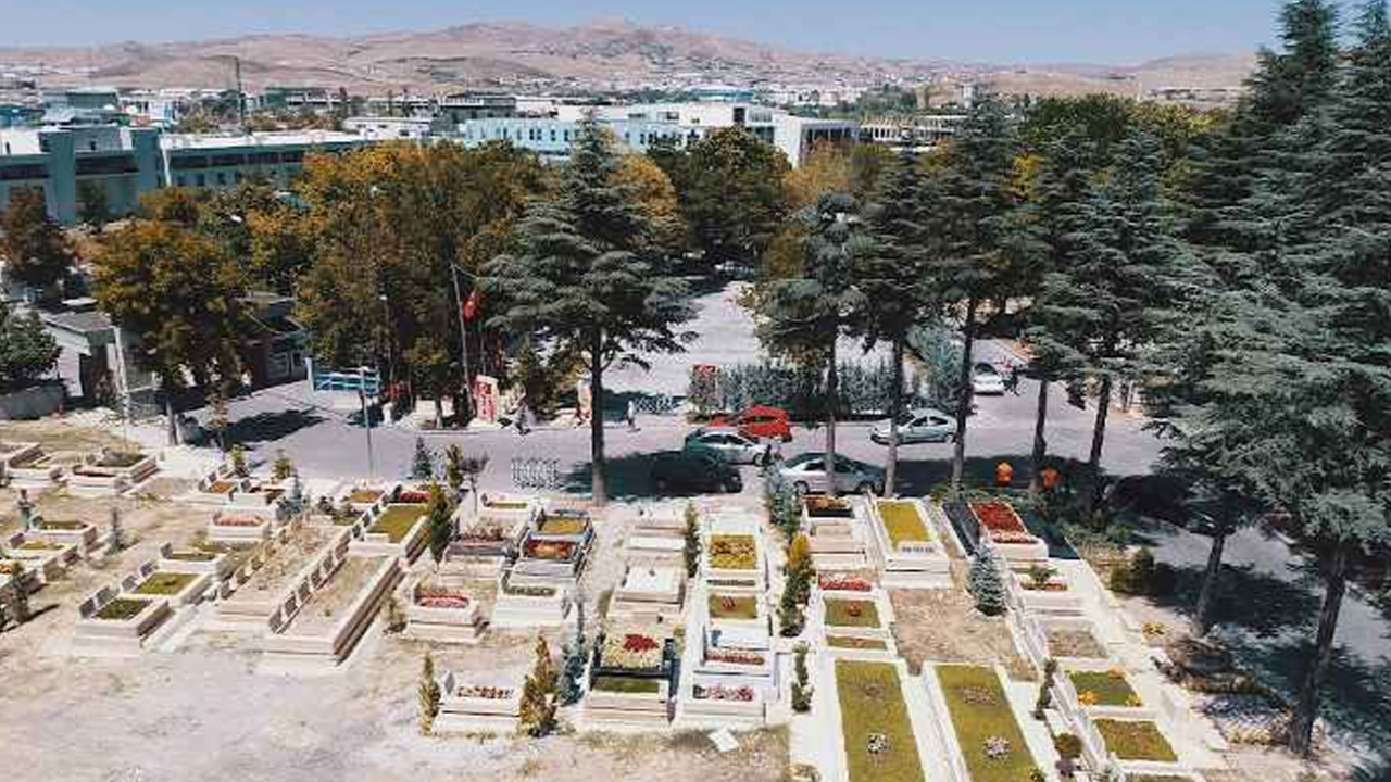Son dakika... Belediye duyurdu: Ankara'da mezarlıklar ziyarete kapatıldı (Koronavirüs, Kovid-19, Corona, Covid-19)