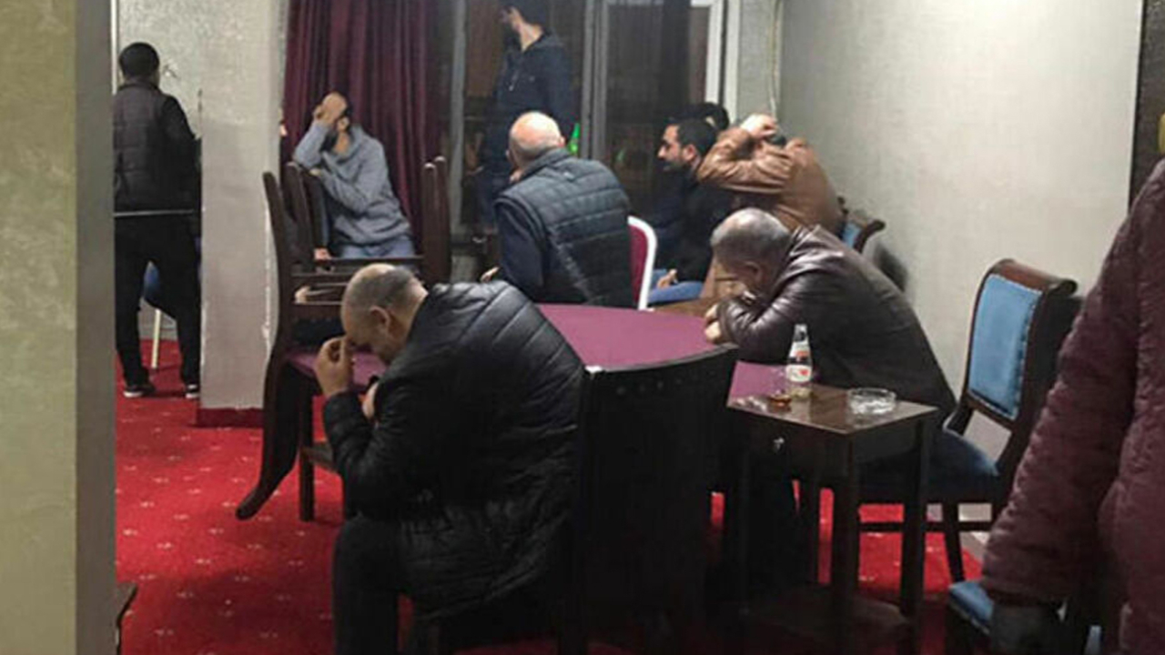 Son dakika... Koronavirüs yasağını en çok okeyciler ihlal etti: 4 bin 960 kişiye 15 milyon liraya yakın ceza kesildi