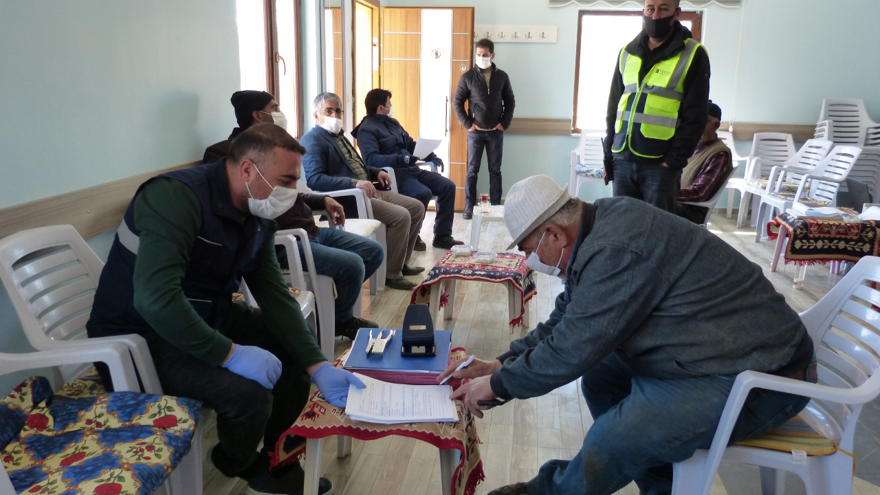 VEDAŞ, hizmeti vatandaşın kapısına götürüyor...