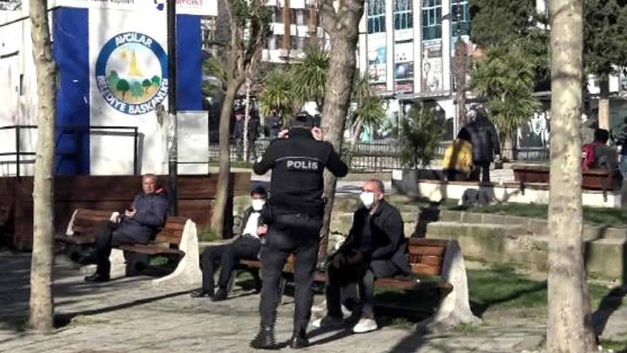 Son dakika... Koronavirüs ile bu şekilde mücadele zor! Avcılar'daki Emekliler Parkı dolup taşıyor