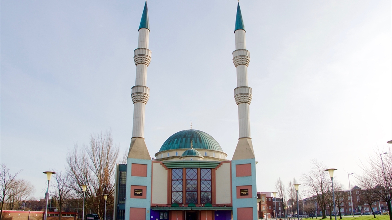 Hollanda ezan sesleriyle yankılandı (2)