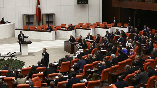 Anayasa değişiklik teklifinin 10. maddesi de kabul edildi
