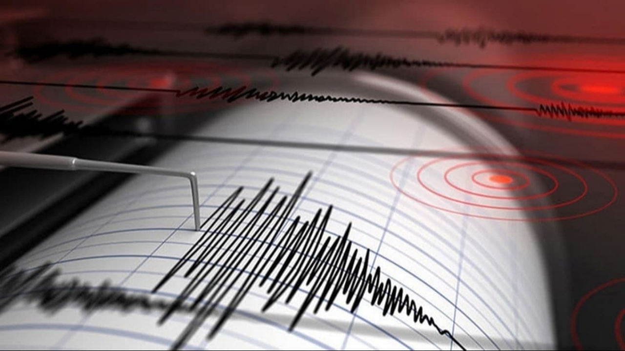 Sabaha karşı deprem! Karadeniz şiddetli sarsıldı...