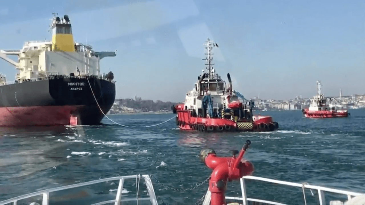 İstanbul Boğazı'nda bir tanker arıza yaptı