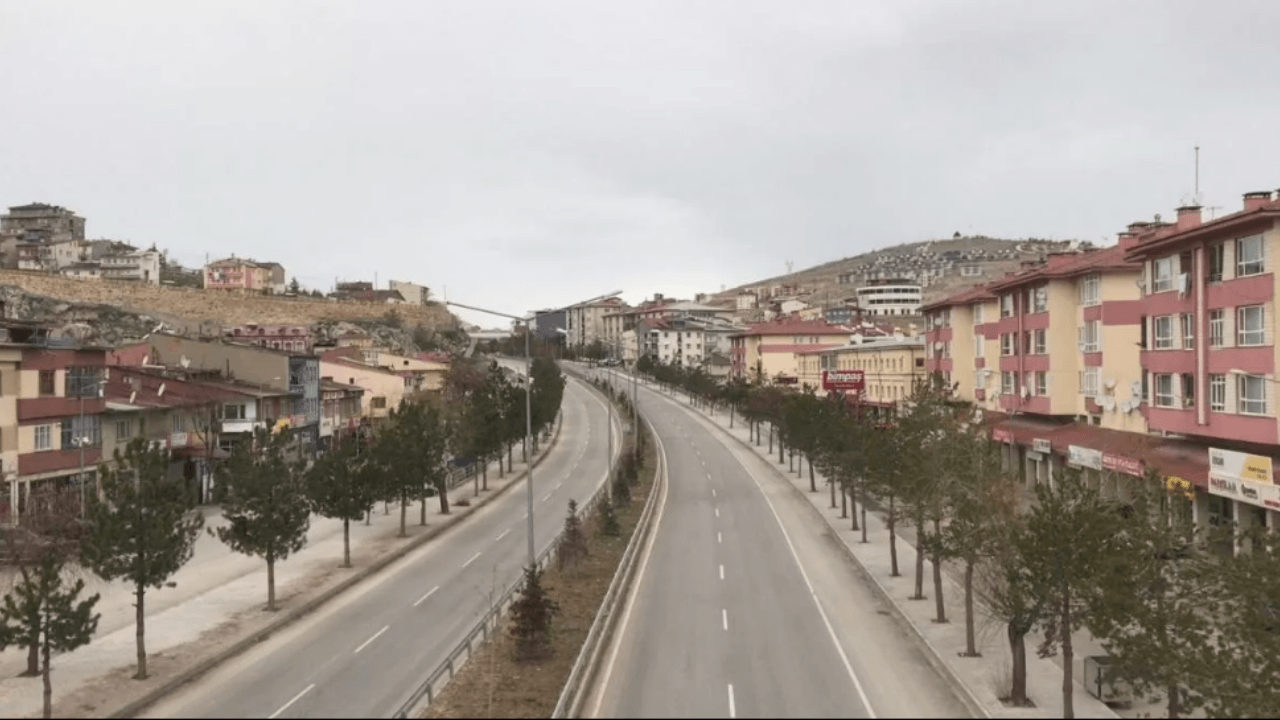 Bu şehirde yasak yok ama kimse evden çıkmadı