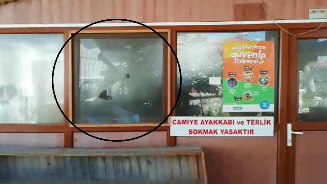 İzmir'de tarihi camiye çirkin saldırı...