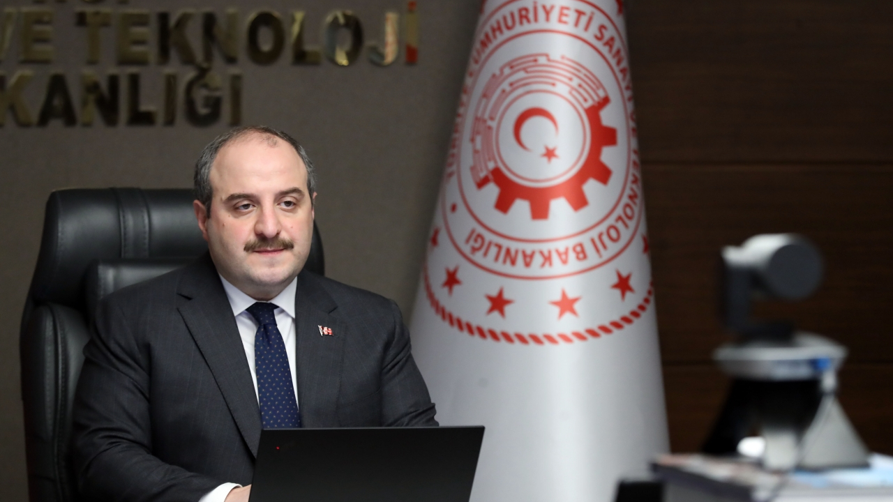 Bakan Varank açıkladı: Dev firma Türkiye'deki yatırımını genişletecek