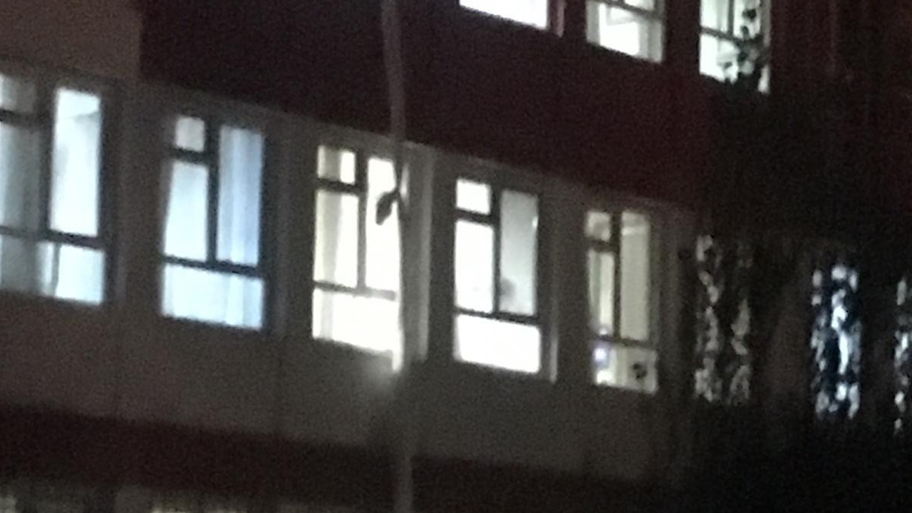 Koronavirüs hastası çarşafları bağlayıp pencereden kaçtı!