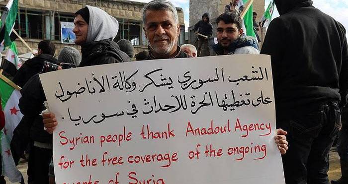 Cuma namazı sonrası Esed protestosu