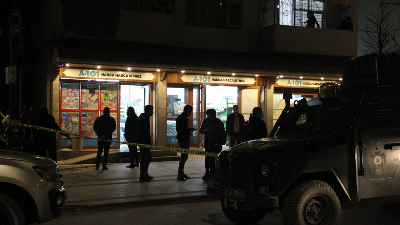 Markete bombalı saldırı...