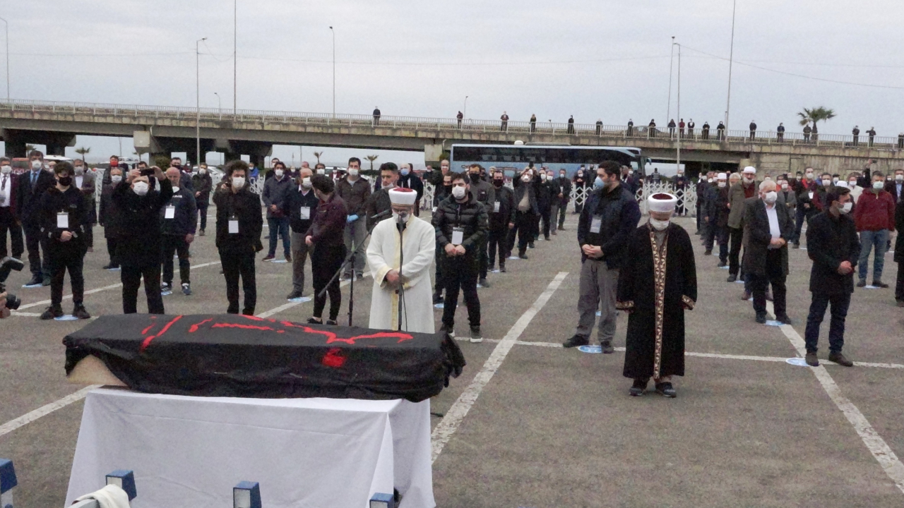 Haydar Baş’ın cenazesinde merak konusu olmuştu! İşte tabuttaki siyah örtünün sırrı