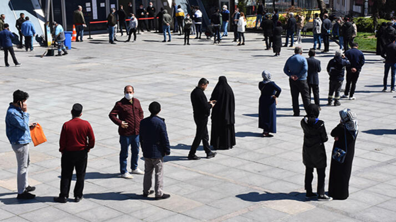 Son dakika... Sokağa çıkma yasağı öncesi vatandaşlar oraya akın etti