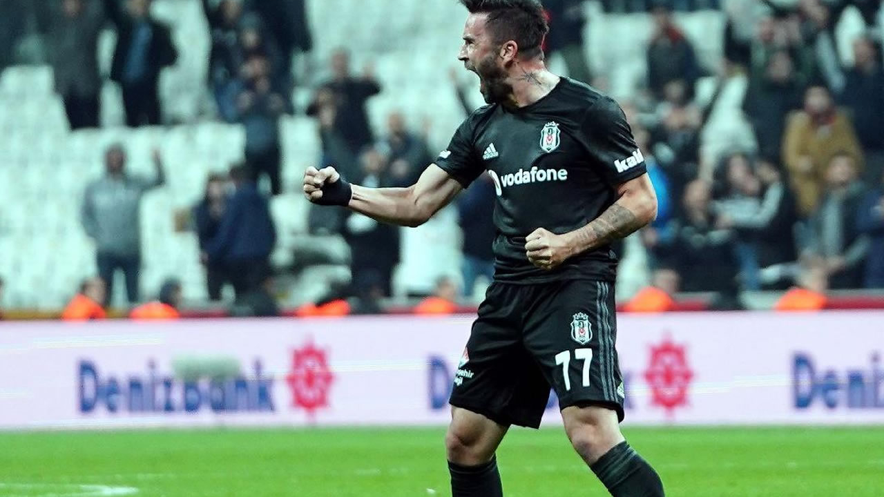Beşiktaş'ta flaş Gökhan Gönül gelişmesi!