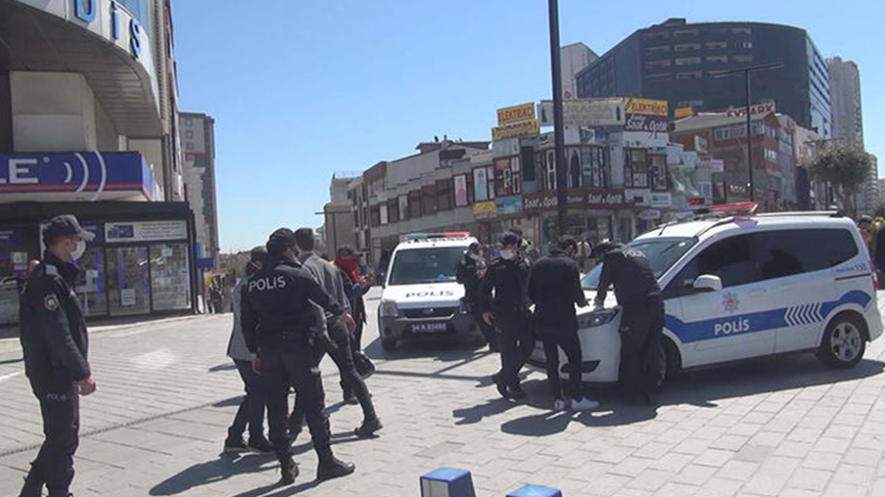 Son dakika... Esenyurt'ta polisten maskesiz gezenlere ceza