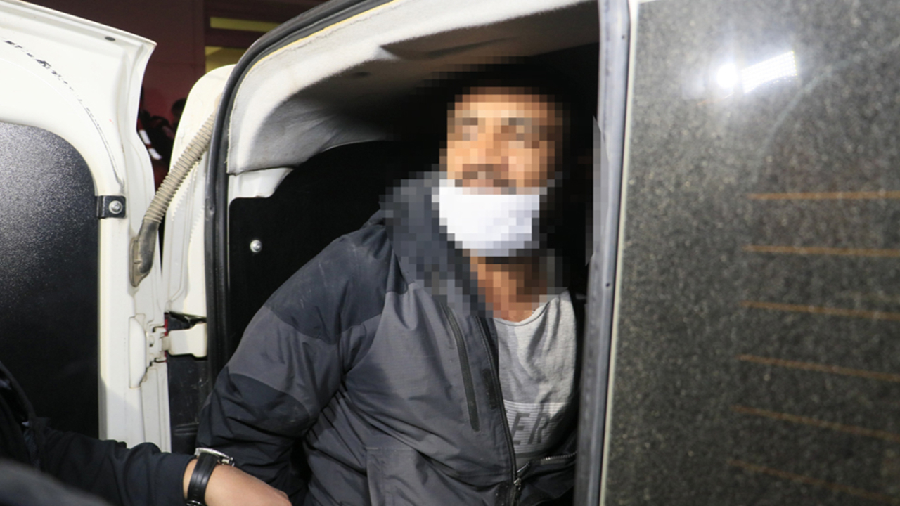 Sokağa çıkma yasağı başladı "Felaket" bankaya daldı